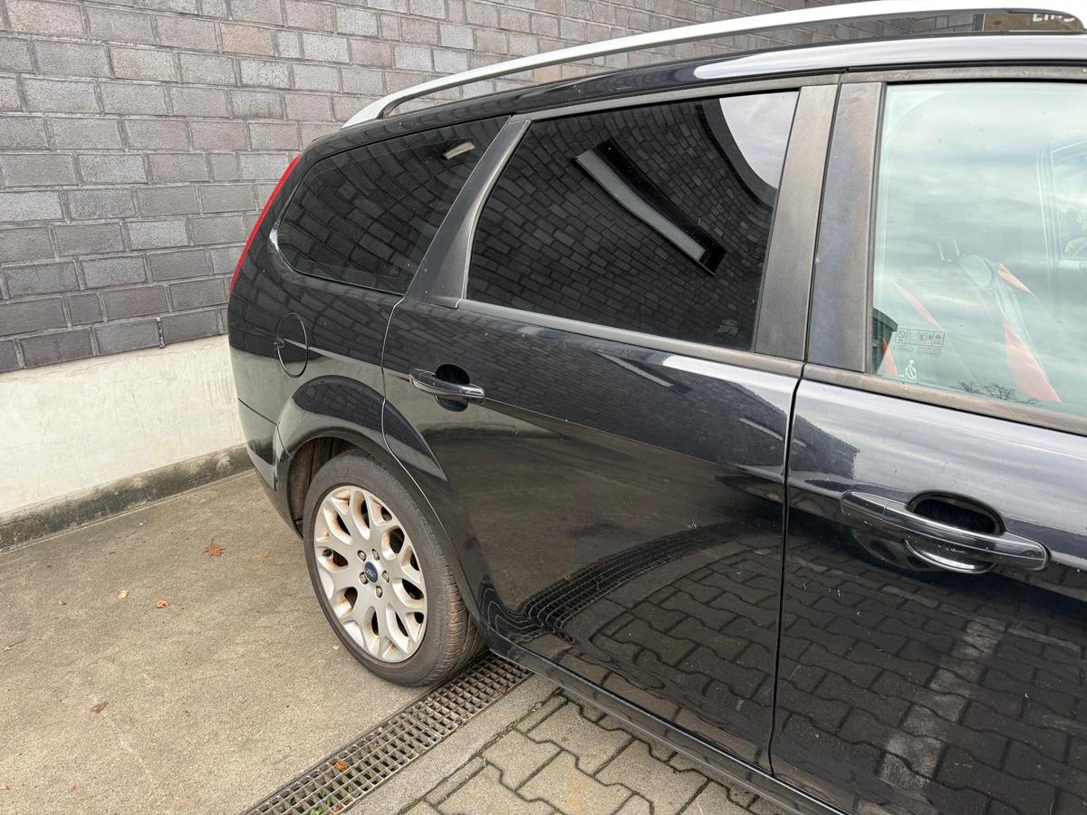 Ford Focus 2 DA3 original T&uuml;r hinten rechts Panther Schwarz Rohbau BJ09